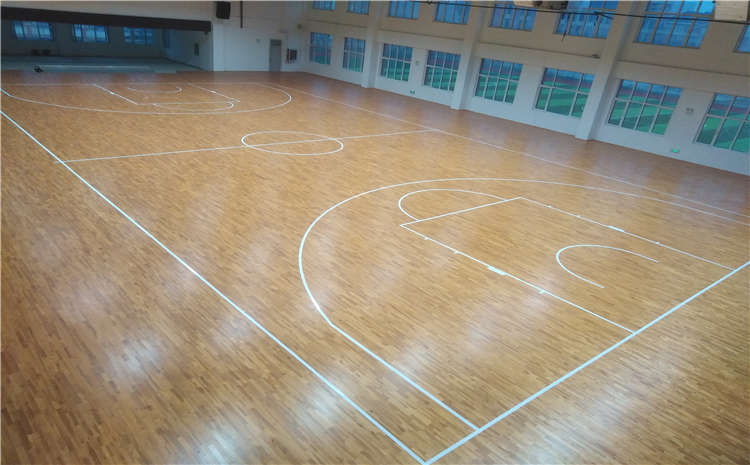 山東菏澤小學(xué)室內(nèi)籃球場木地板案例
