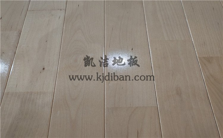 北京宏偉順通羽毛球館木地板——?jiǎng)P潔運(yùn)動(dòng)木地板