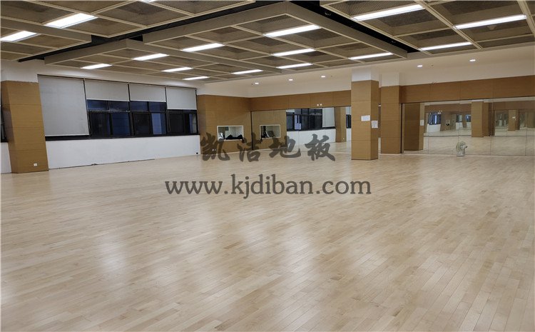 凱潔杭州高級(jí)中學(xué)錢江校區(qū)形體房木地板項(xiàng)目-凱潔實(shí)木運(yùn)動(dòng)地板廠家
